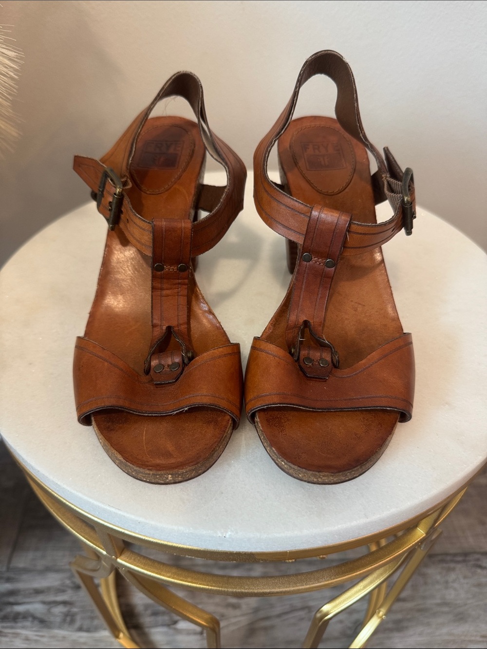 Frye Cognac Leather T-Strap Block Heel Sandals - Picture 3 of 11
